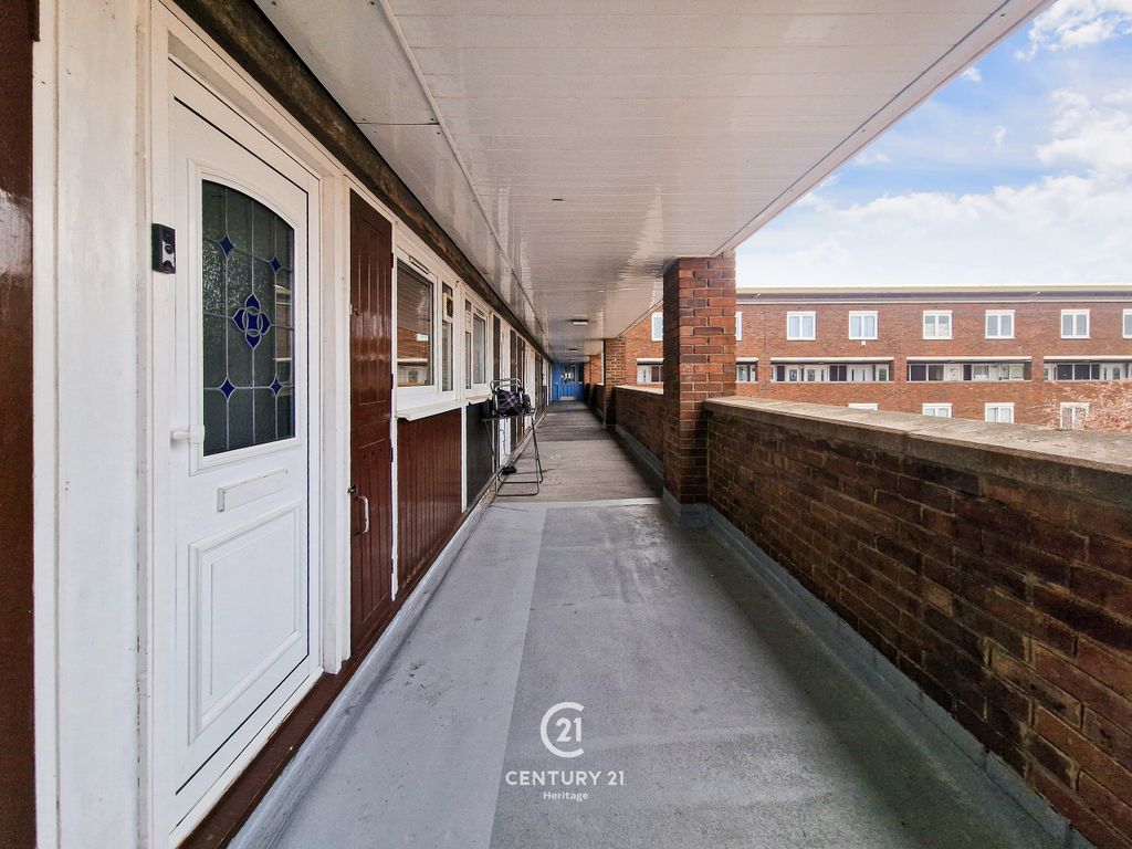 Property photo 2 of 13 E02038  (15)