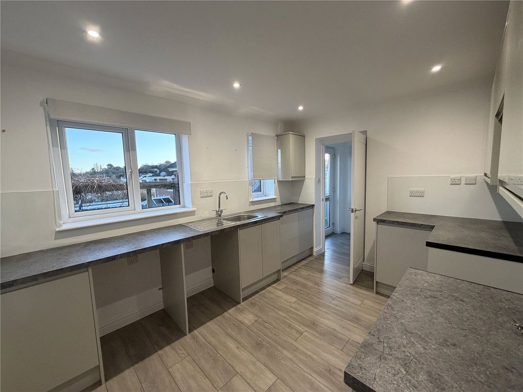 Property photo 2 of 10 Picture No. 11