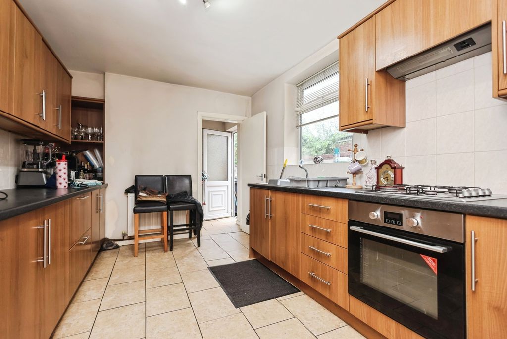 Property photo 3 of 20 Pbox-Img.Jpg