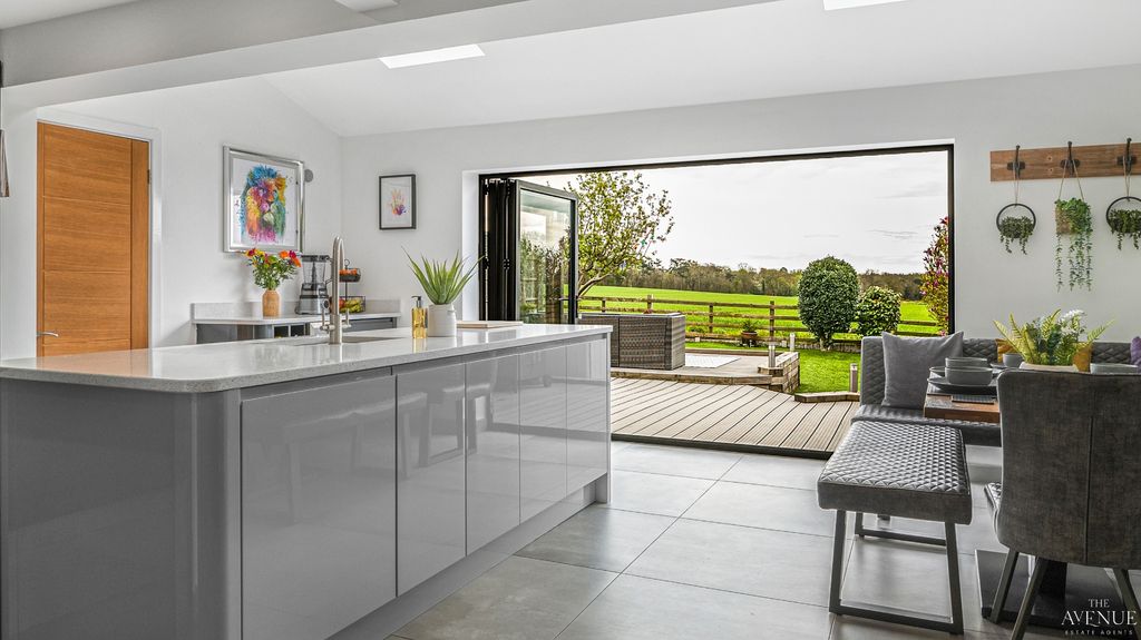 Property photo 2 of 48 3573484