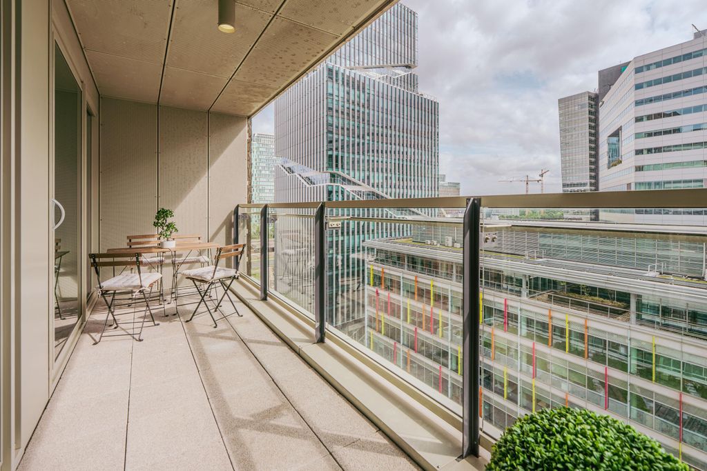 Property photo 2 of 41