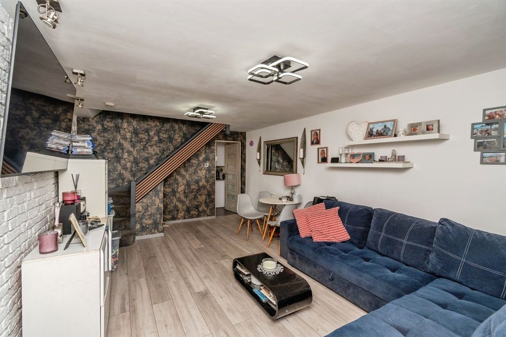 Property photo 2 of 14