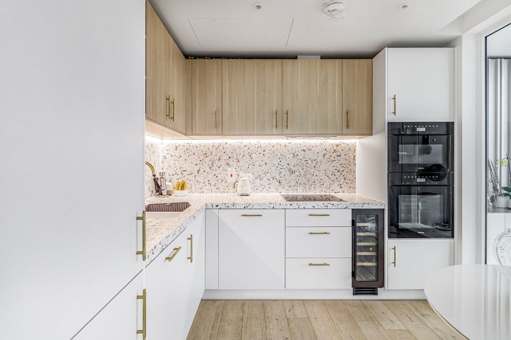 Property photo 3 of 16 Picture No. 14