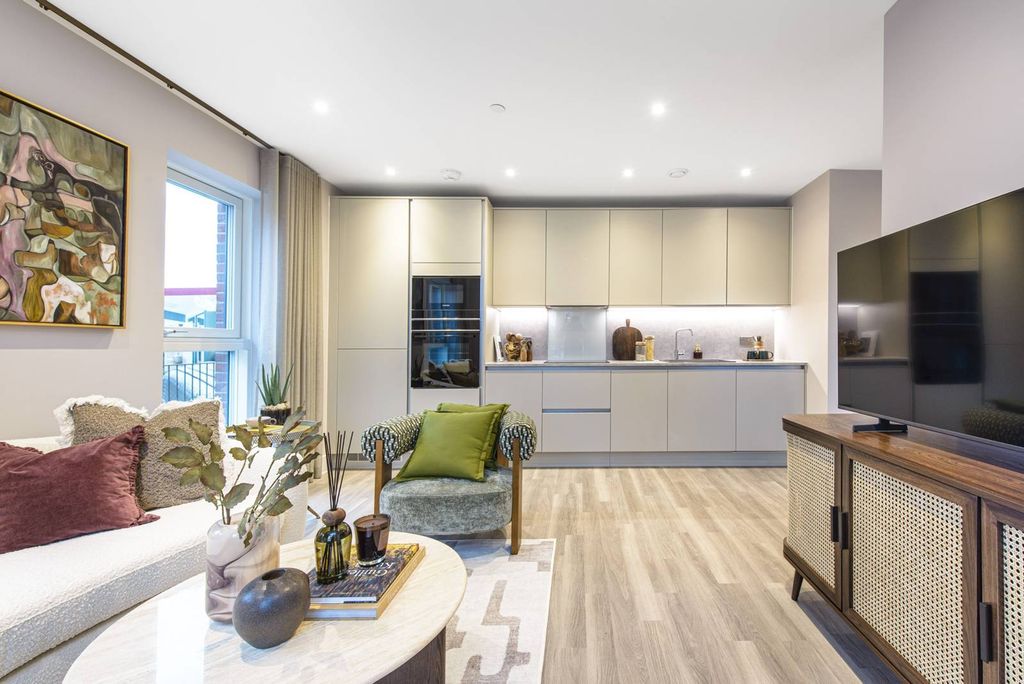 Property photo 3 of 21