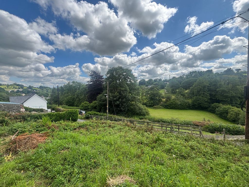 Property photo 2 of 21