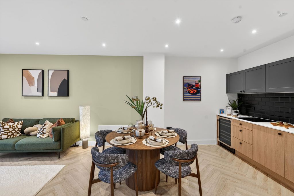 Property photo 2 of 38