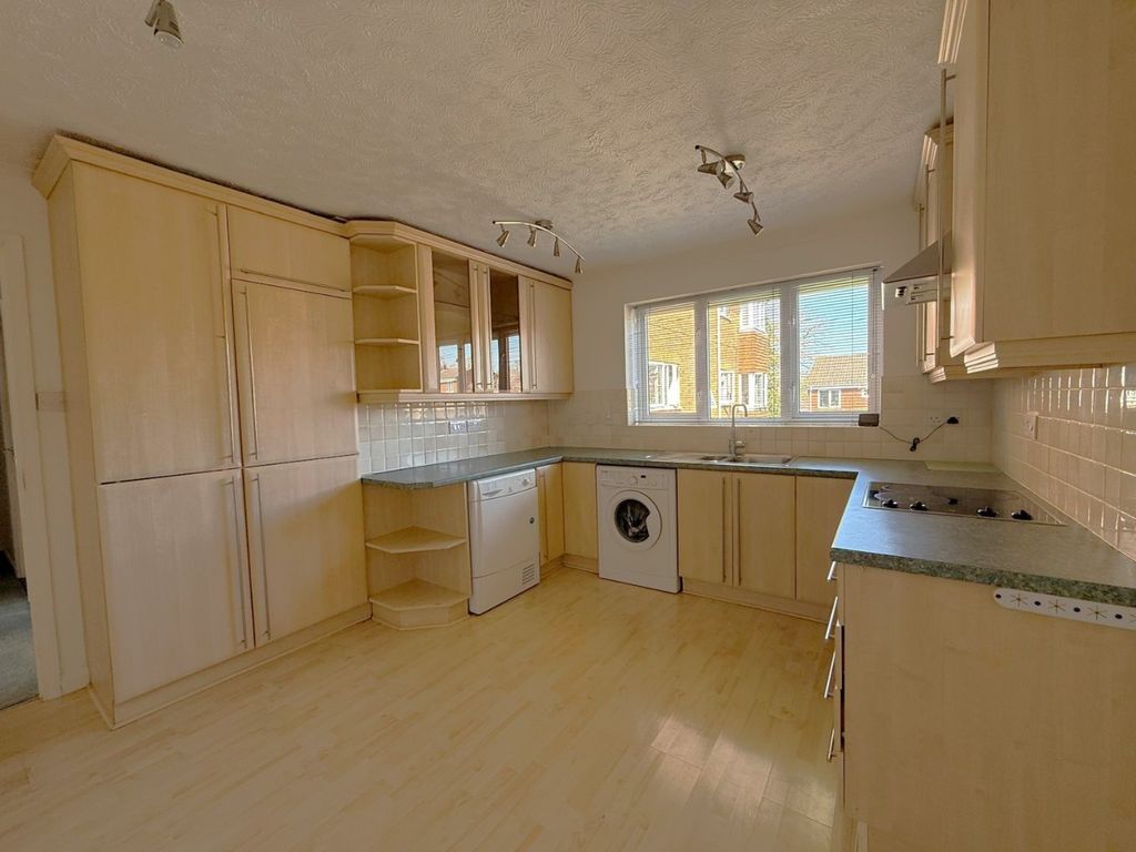 Property photo 2 of 11 4024486