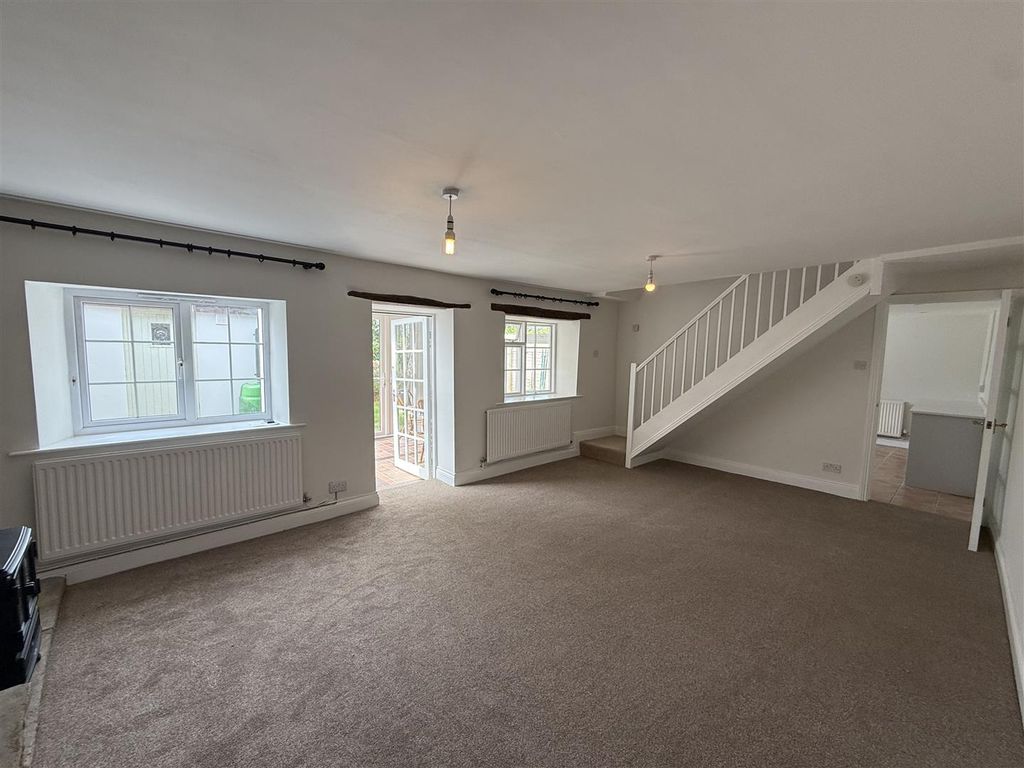 Property photo 3 of 17 Living Room