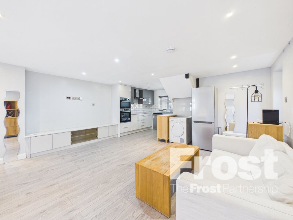 Property photo 2 of 8 Picture No. 04