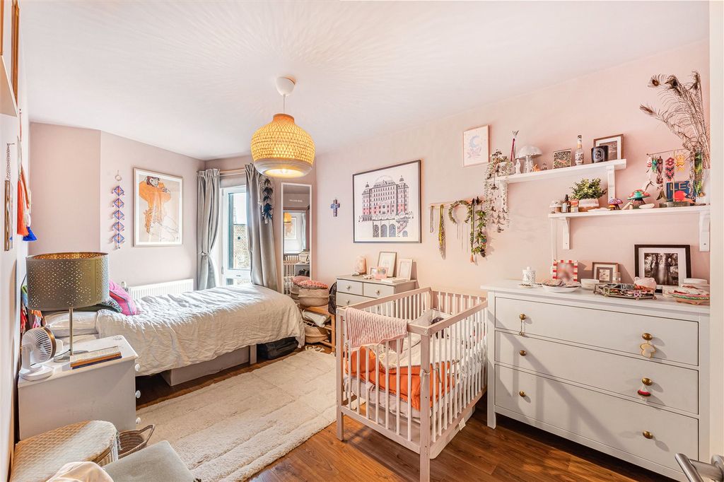 Property photo 3 of 13 Bedroom