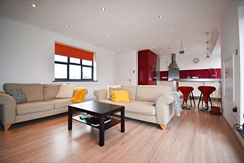 Property photo 1 of 11 Photo 5