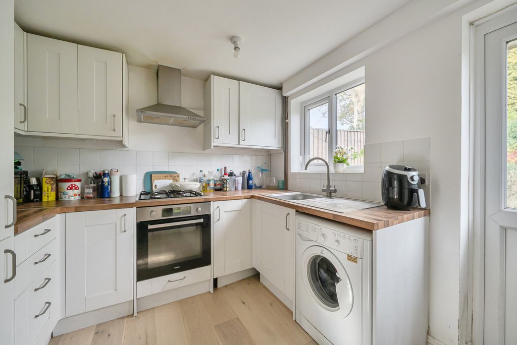 Property photo 2 of 16 1372086-4-68Ff857...