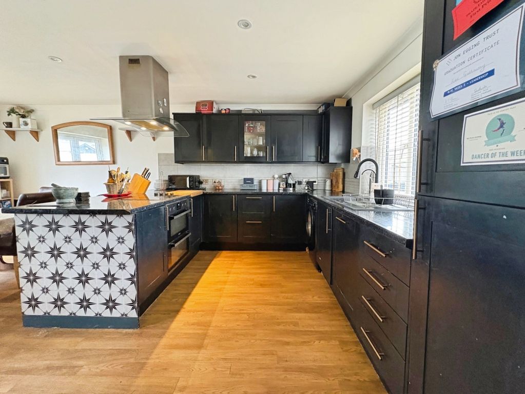 Property photo 2 of 20 5303466
