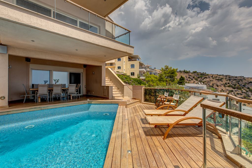 Property photo 2 of 40