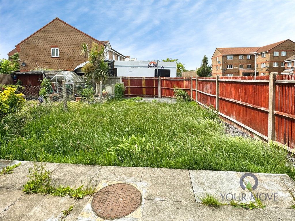 Property photo 3 of 10 Garden