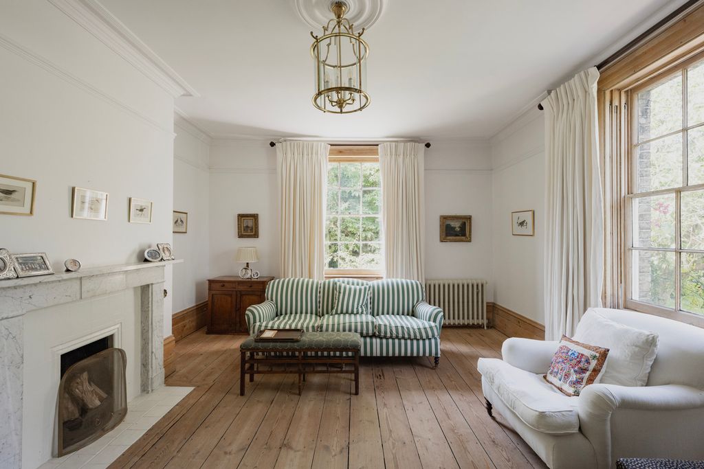 Property photo 2 of 33 299199 - 3-Laburnhum House, Downham Market-3.Jpg
