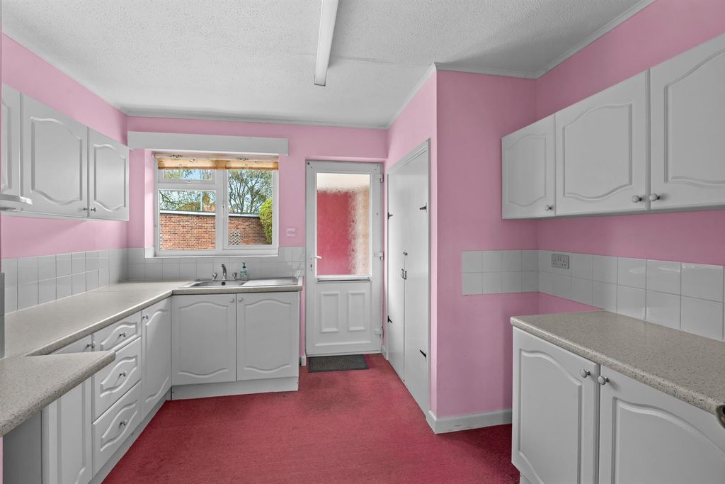 Property photo 3 of 16 35Meadowviewrd-012.Jpg