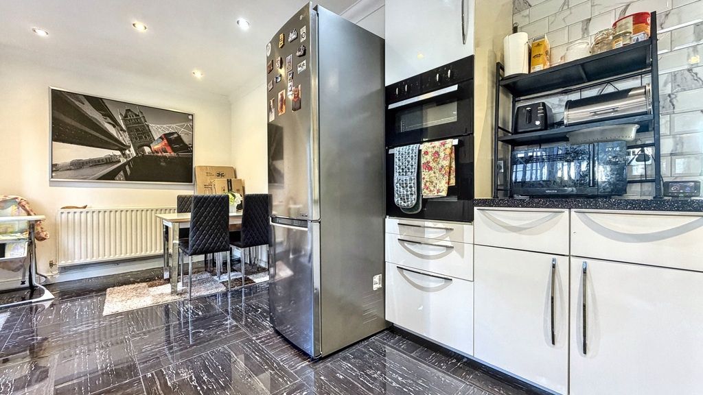 Property photo 3 of 13 Modern Kitchen With Glossy Floor Tiles, Integrated...