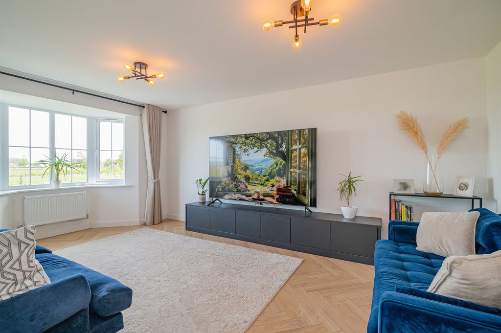 Property photo 3 of 23