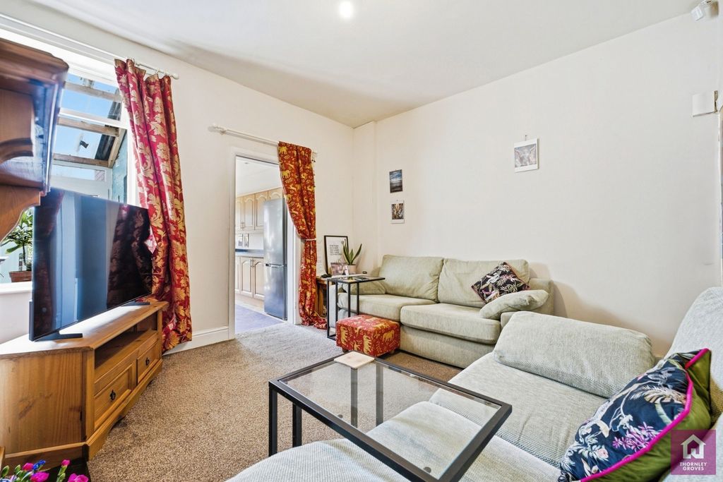 Property photo 2 of 20 Pbox-Img.Jpg