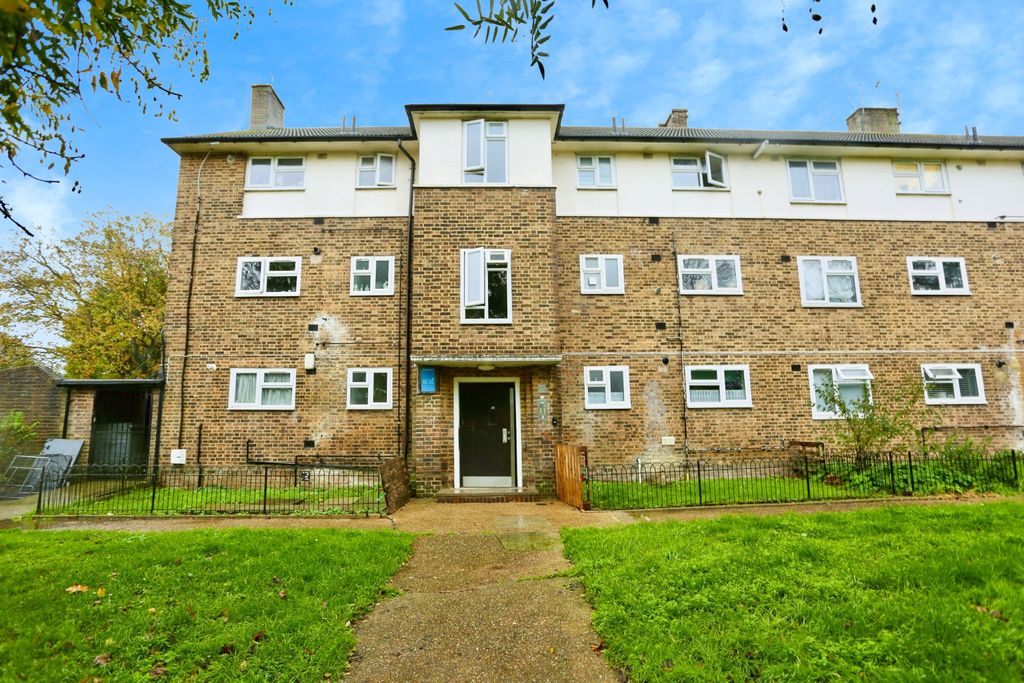 Property photo 1 of 10 Front