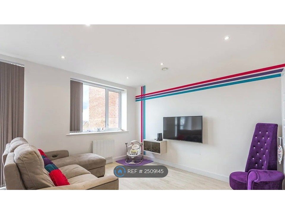 Property photo 3 of 11 Bright Reception/Dining Room With Juliet Balcony