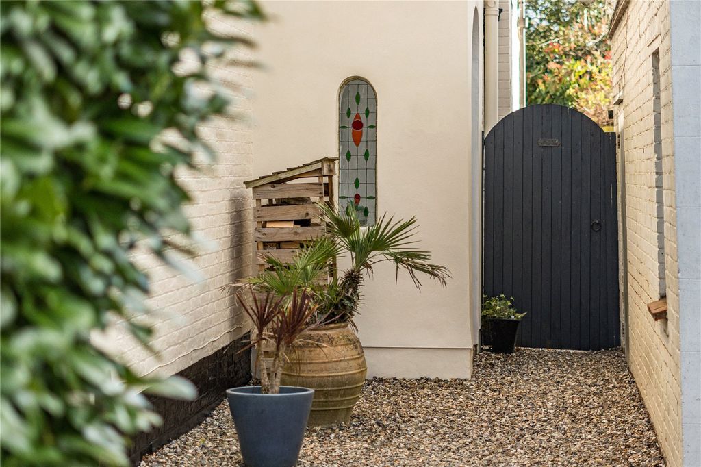 Property photo 2 of 36 Picture No. 03