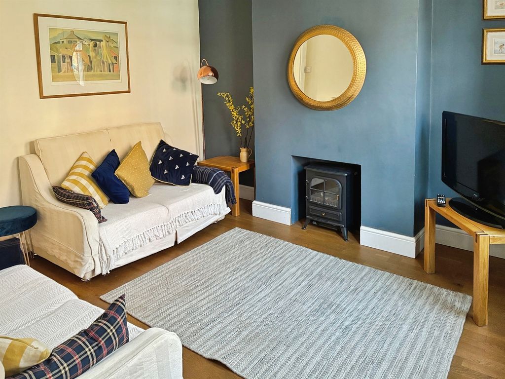 Property photo 2 of 20