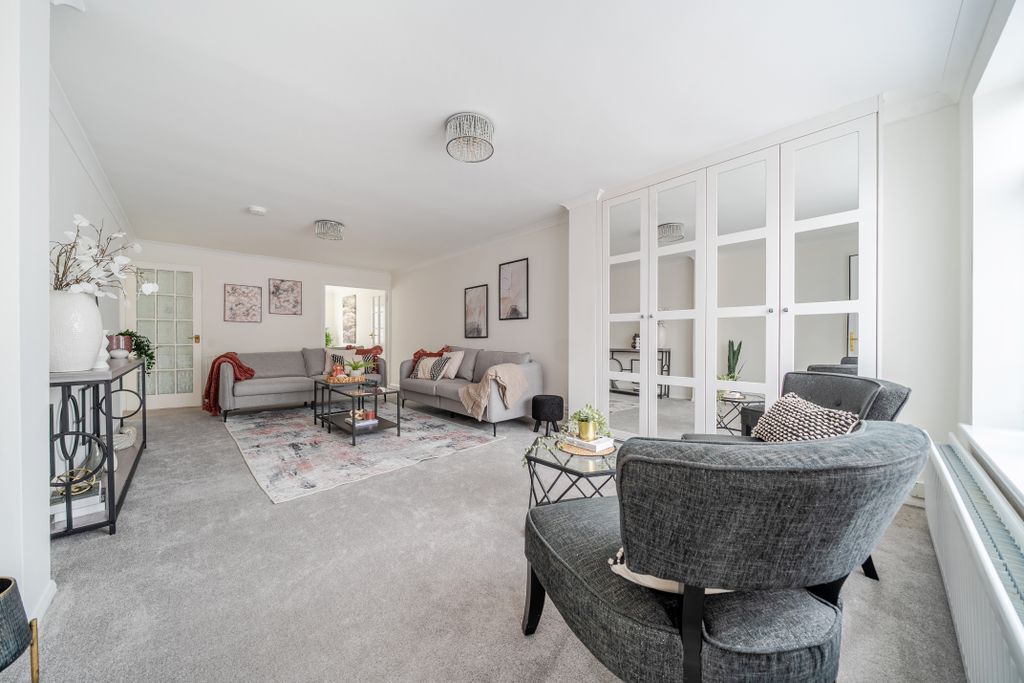 Property photo 3 of 13