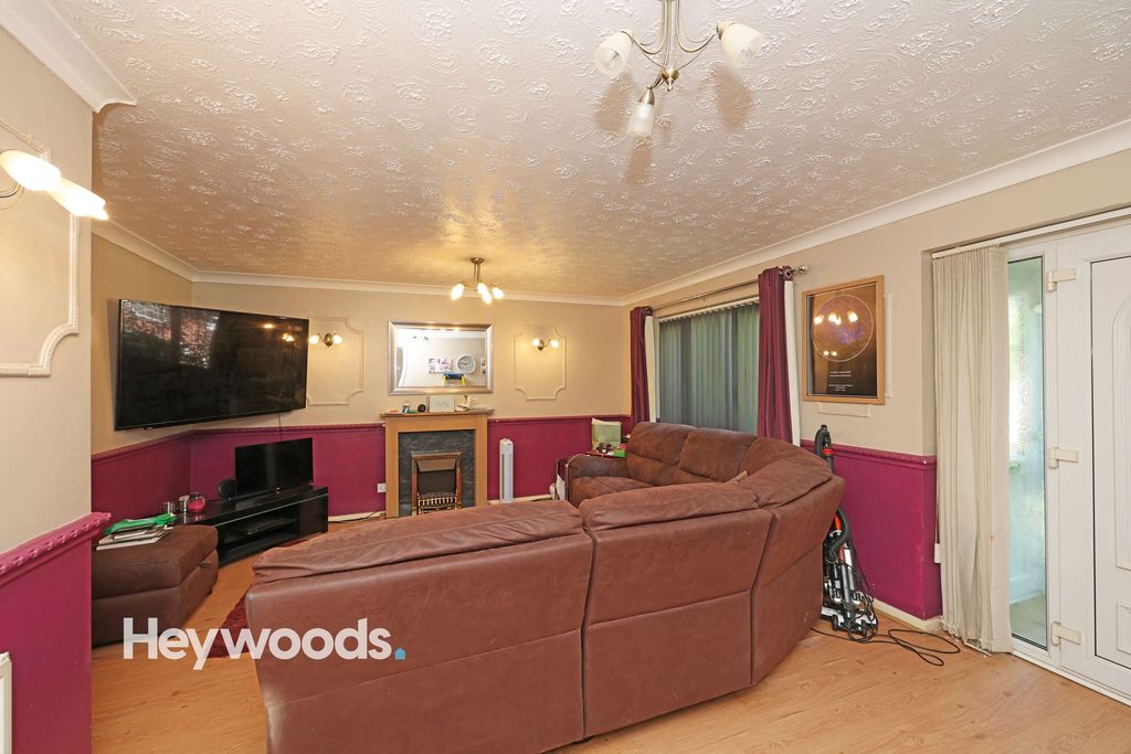 Property photo 2 of 34