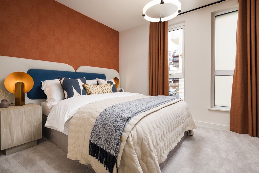 Property photo 1 of 5 Main Bedroom