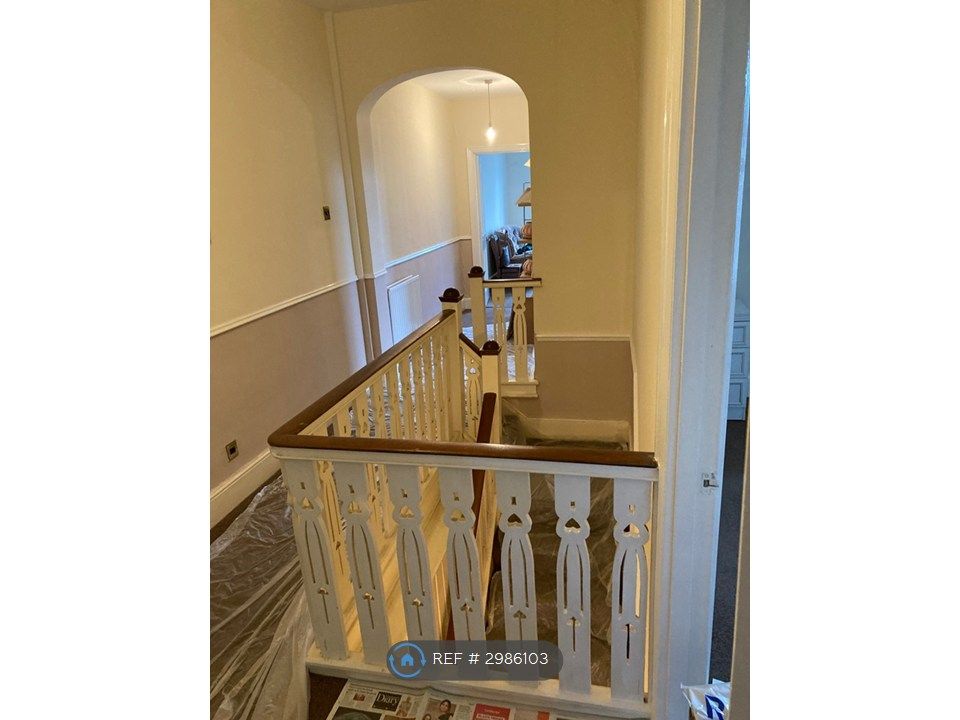 Property photo 2 of 9 Upstairs Corridor