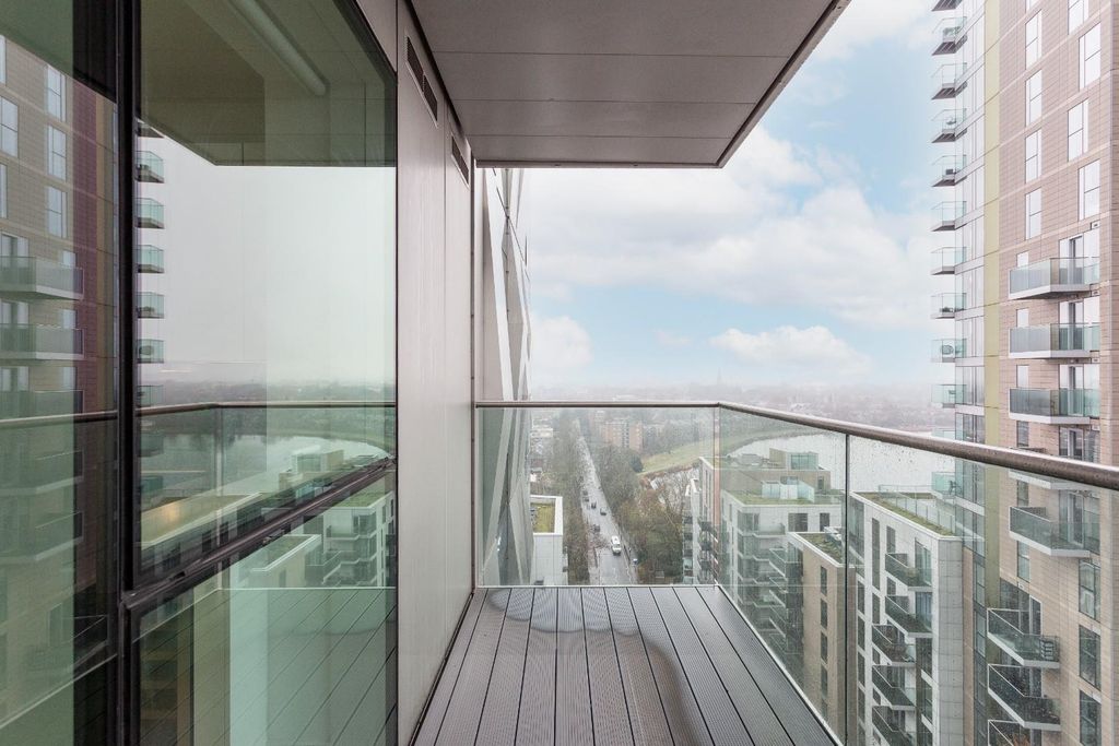 Property photo 2 of 16 Balcony