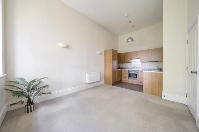 Property photo 3 of 21 Open Plan Kitchen/Li