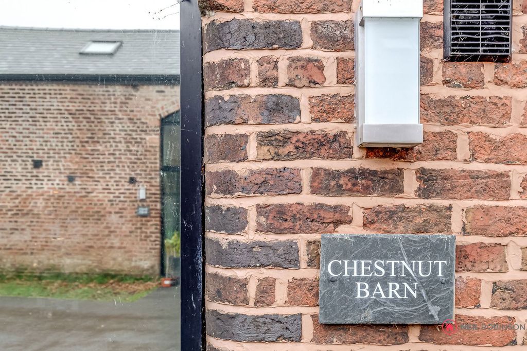 Property photo 3 of 42