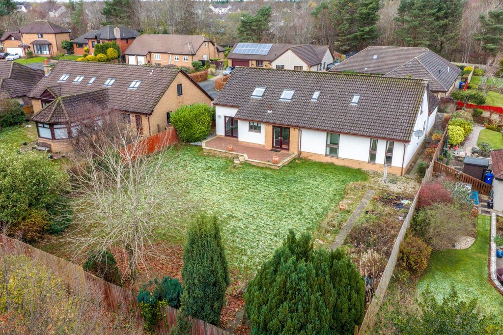 Property photo 1 of 33