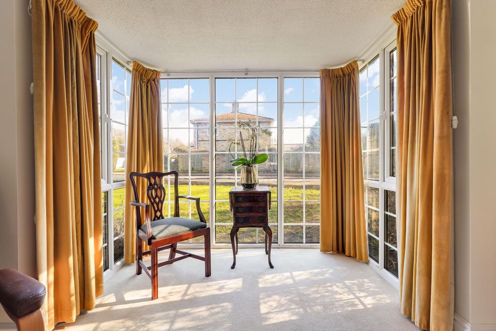 Property photo 3 of 23 Img (3).Jpg