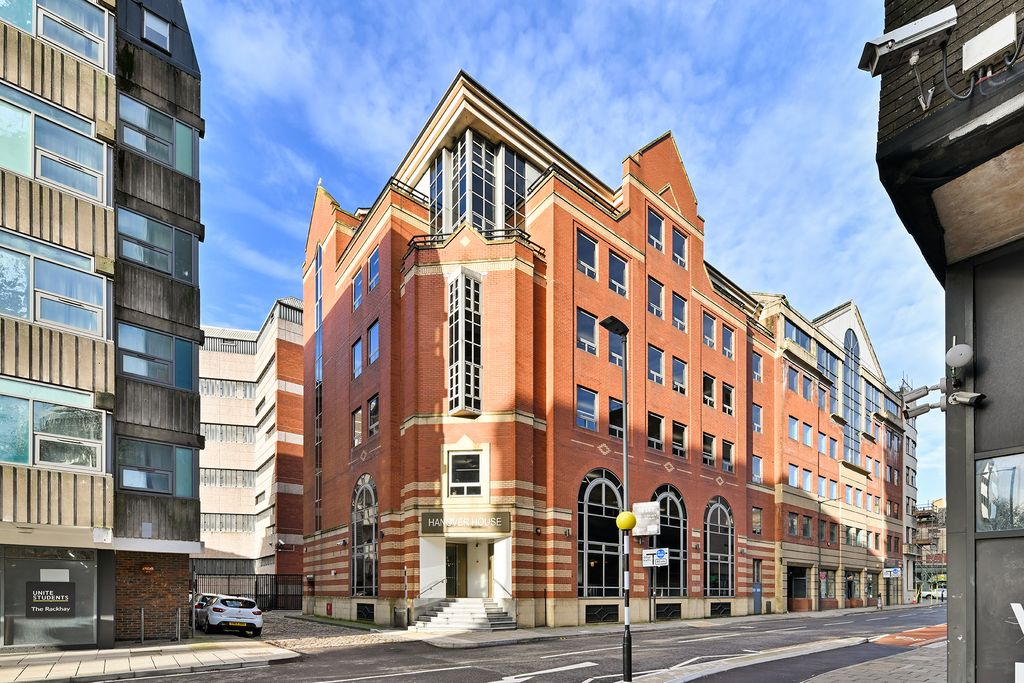 Property photo 2 of 21 Hanover House, Queen Charlotte Street, Bristol, Bs1 4Ex