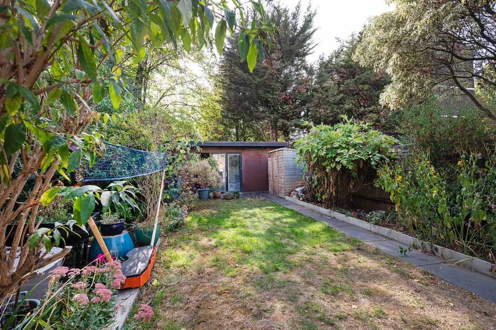 Property photo 2 of 26