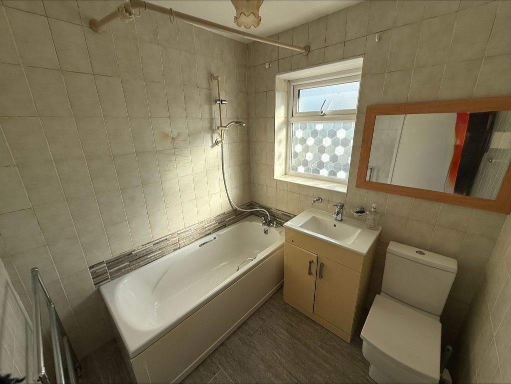 Property photo 3 of 13 Bathroom