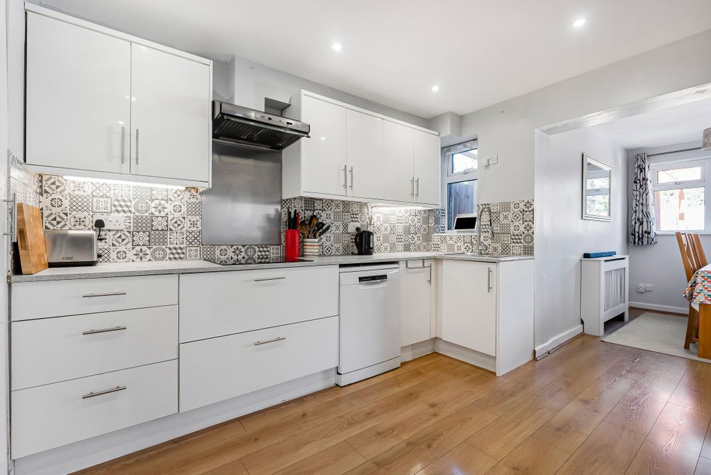 Property photo 3 of 12 Kitchen
