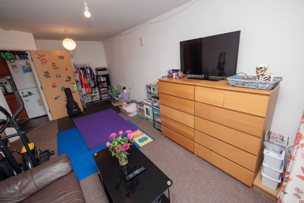 Property photo 3 of 21