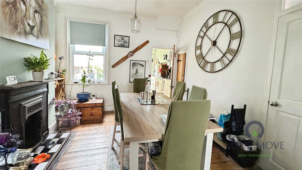 Property photo 3 of 16 Dining Room