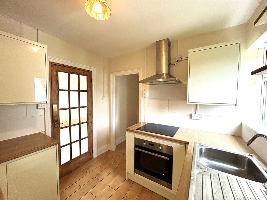 Property photo 2 of 11 Picture No. 13