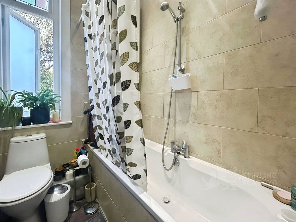 Property photo 3 of 4 Bathroom