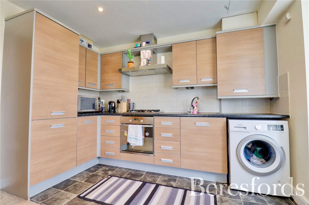 Property photo 2 of 8 Picture No. 16