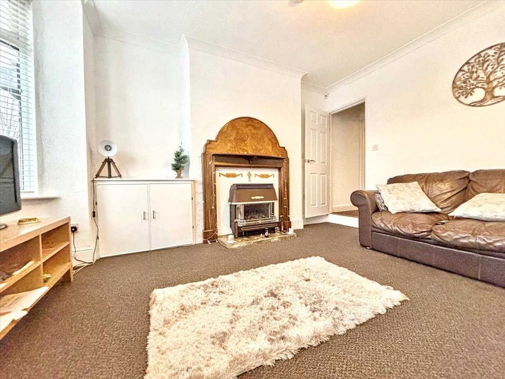 Property photo 2 of 22 Lounge