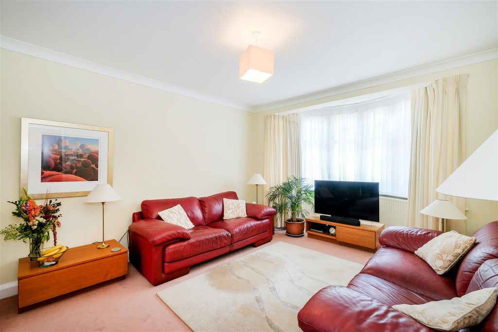 Property photo 3 of 38