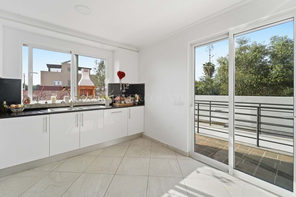 Property photo 2 of 30