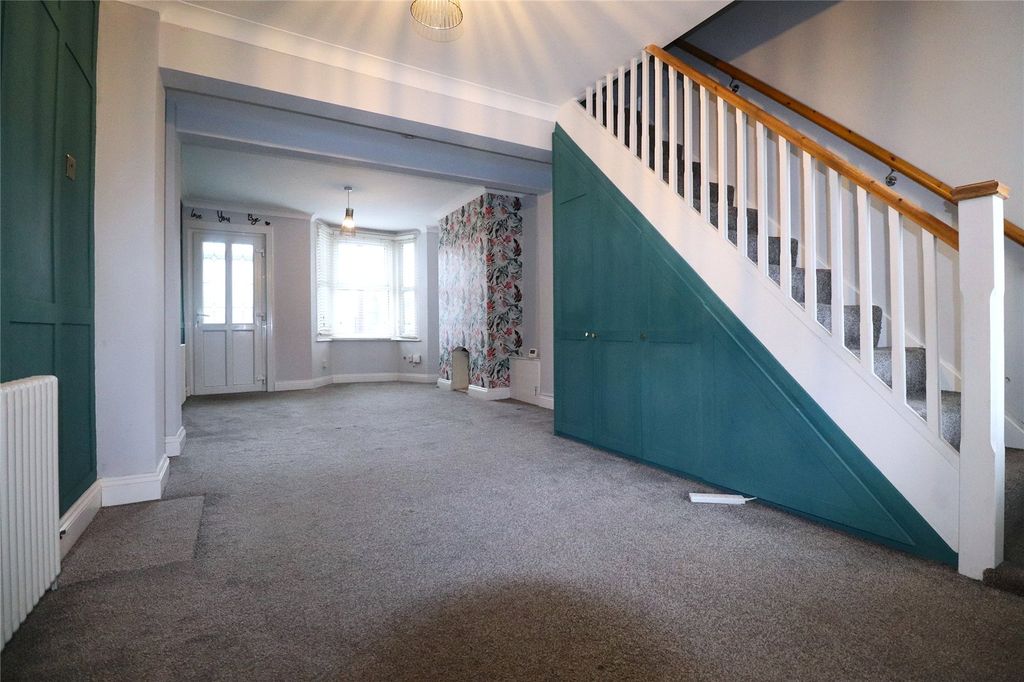 Property photo 2 of 10 Reception